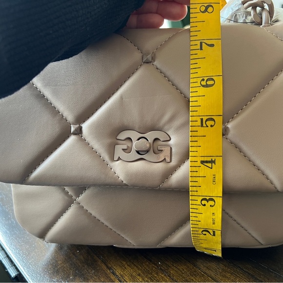 NWT Gilda Paris Tan Soft Quilted Twist lock Chain Handbag/Crossbody - Picture 11 of 12